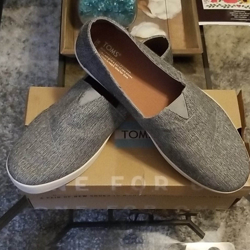 Toms